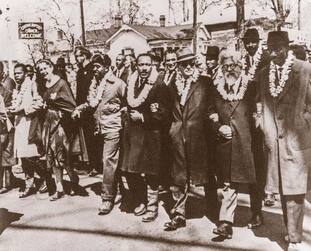 Martin Luther King Jr. and Rabbi Heschel march